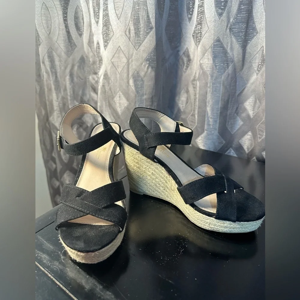 Montego Bay Club Women’s Espadrille Platform Black Wedge Sandals Size 7.5